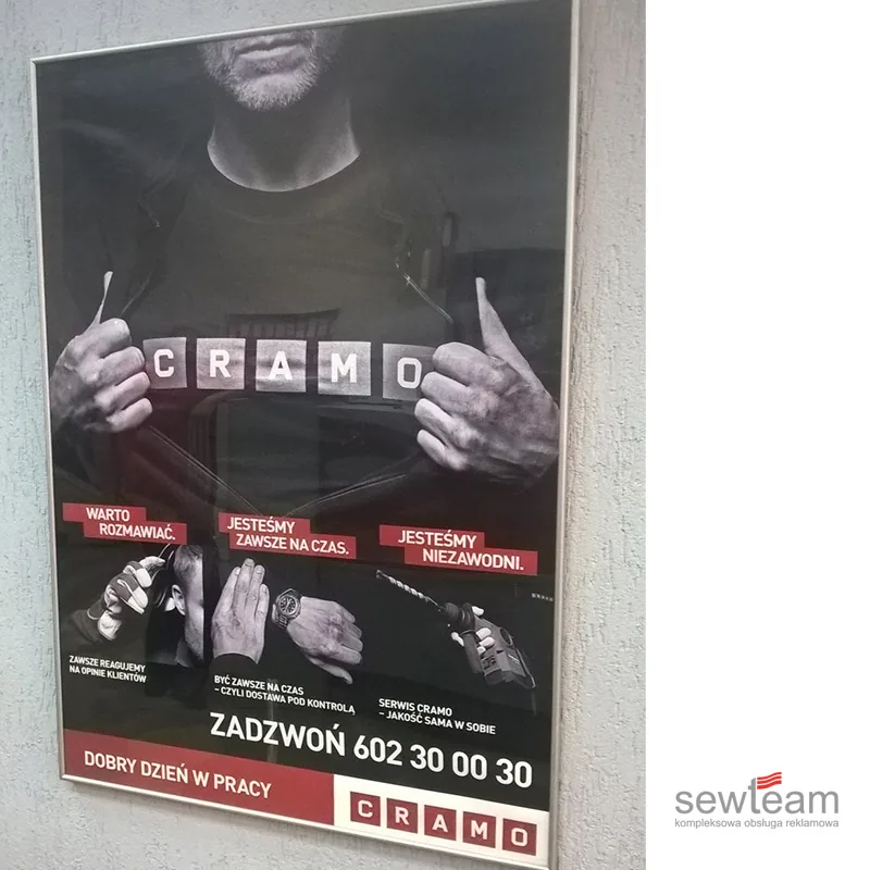 Plakat reklamowy jako przykład pracy projektowej